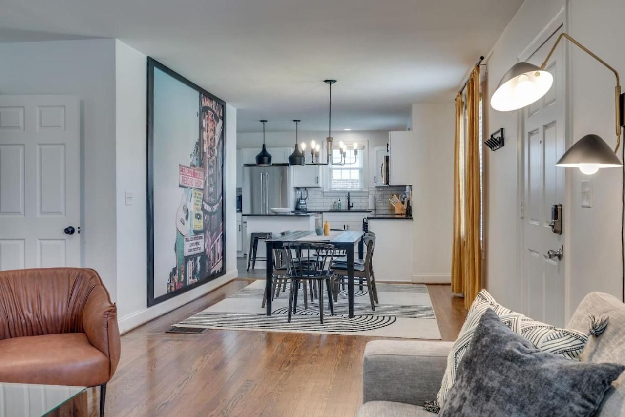 Charming House By Vanderbilt And Belmont *