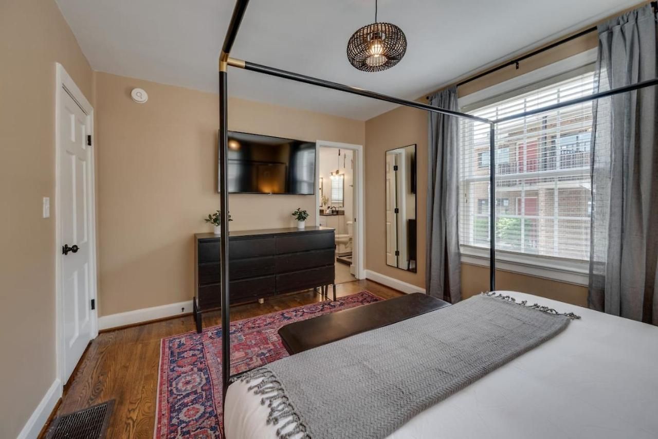 Charming House By Vanderbilt And Belmont Holiday home
