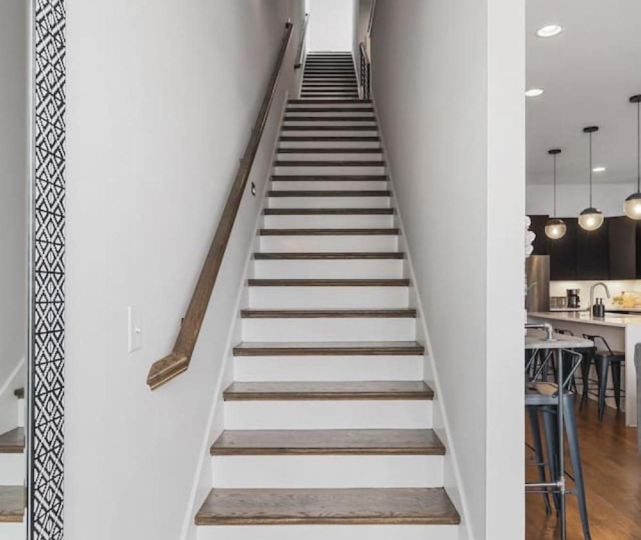 With Rooftop Deck & Garage, 2 Miles To Downtown Broadway Holiday home