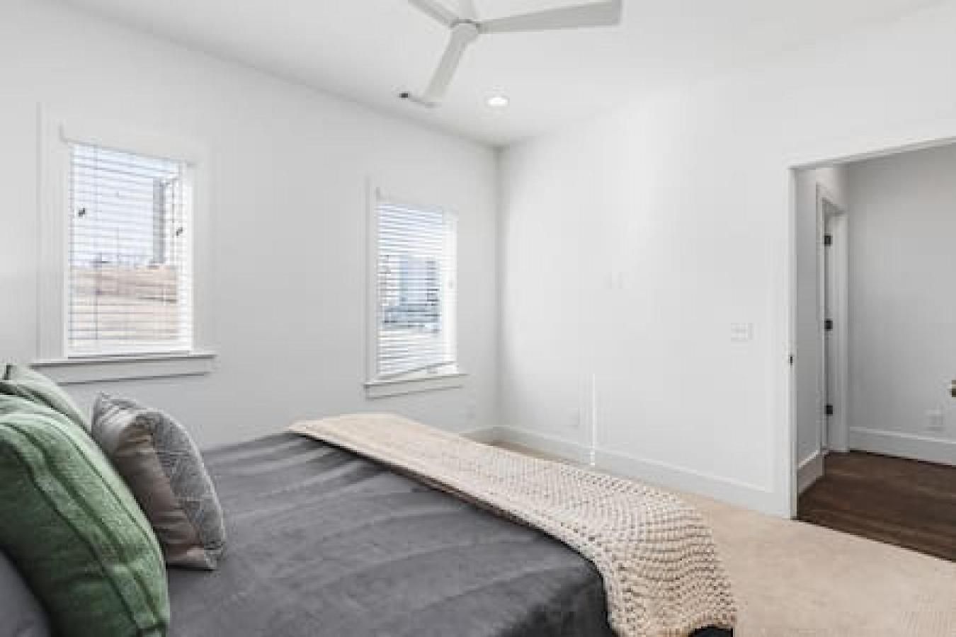Upscale With Patio Walk To 12 South And Belmont Nashville