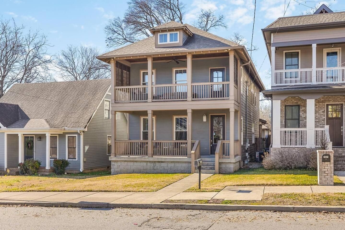 Walk To Broadway & Germantown Large House With Patio *