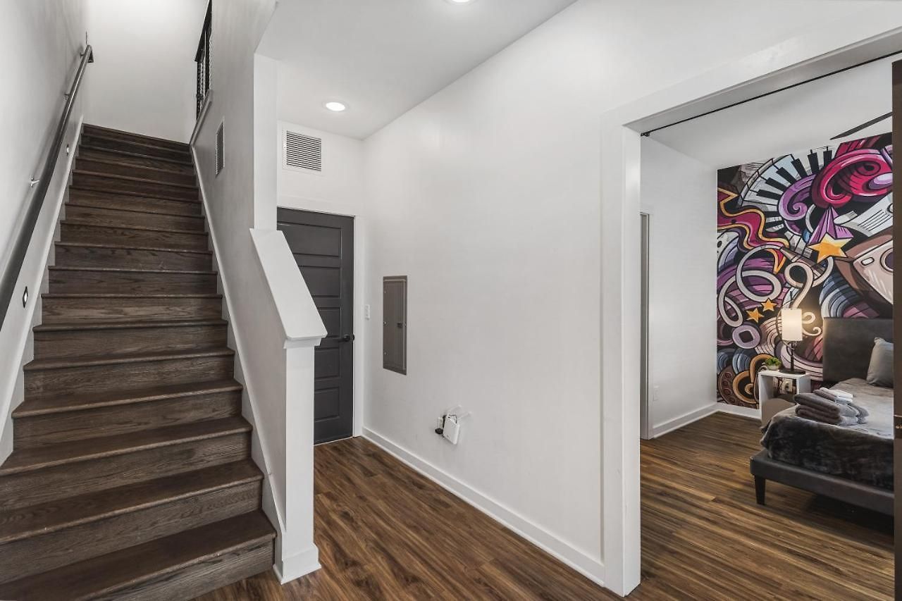 Holiday home Large Patio, Rooftop Deck And Garage, 3 Miles To Broadway Nashville