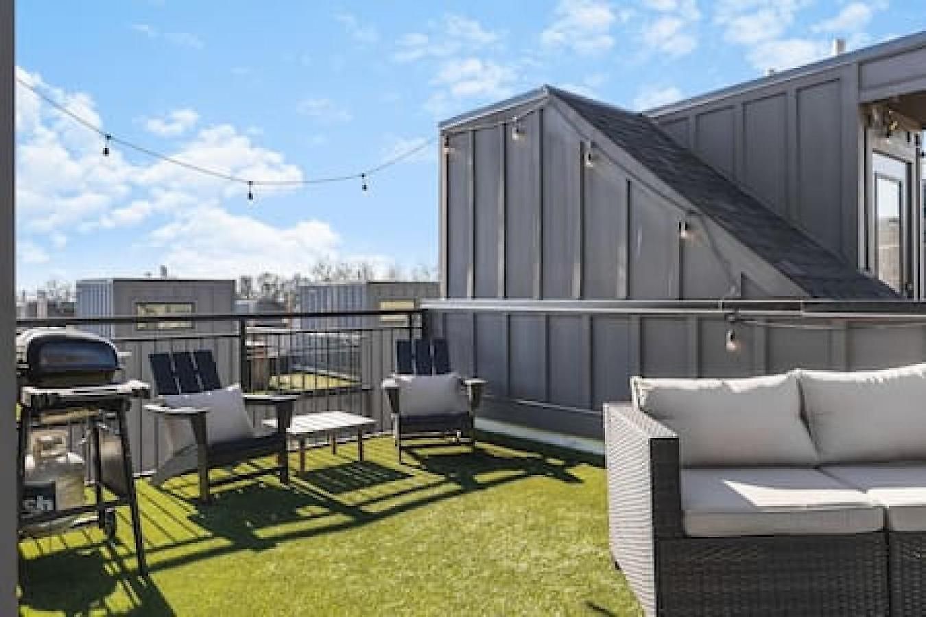 Large Patio, Rooftop Deck And Garage, 3 Miles To Broadway Nashville