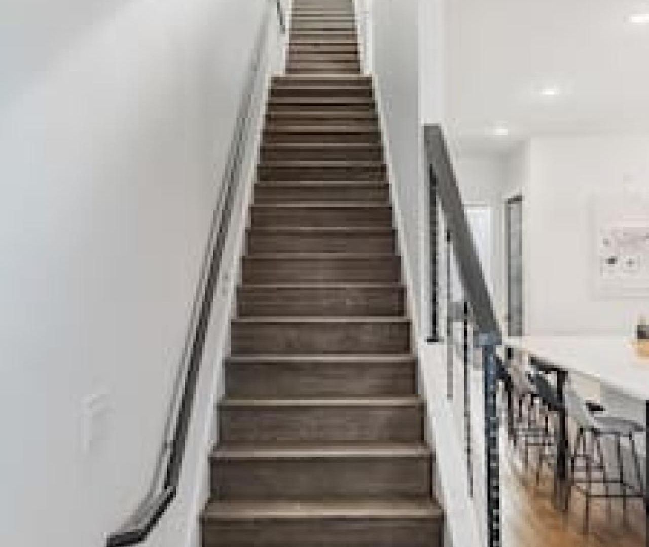 Large Patio, Rooftop Deck And Garage, 3 Miles To Broadway Holiday home