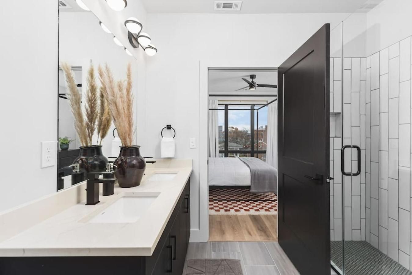 Premium With Huge Patio Near Vanderbilt & Downtown Apartment Nashville