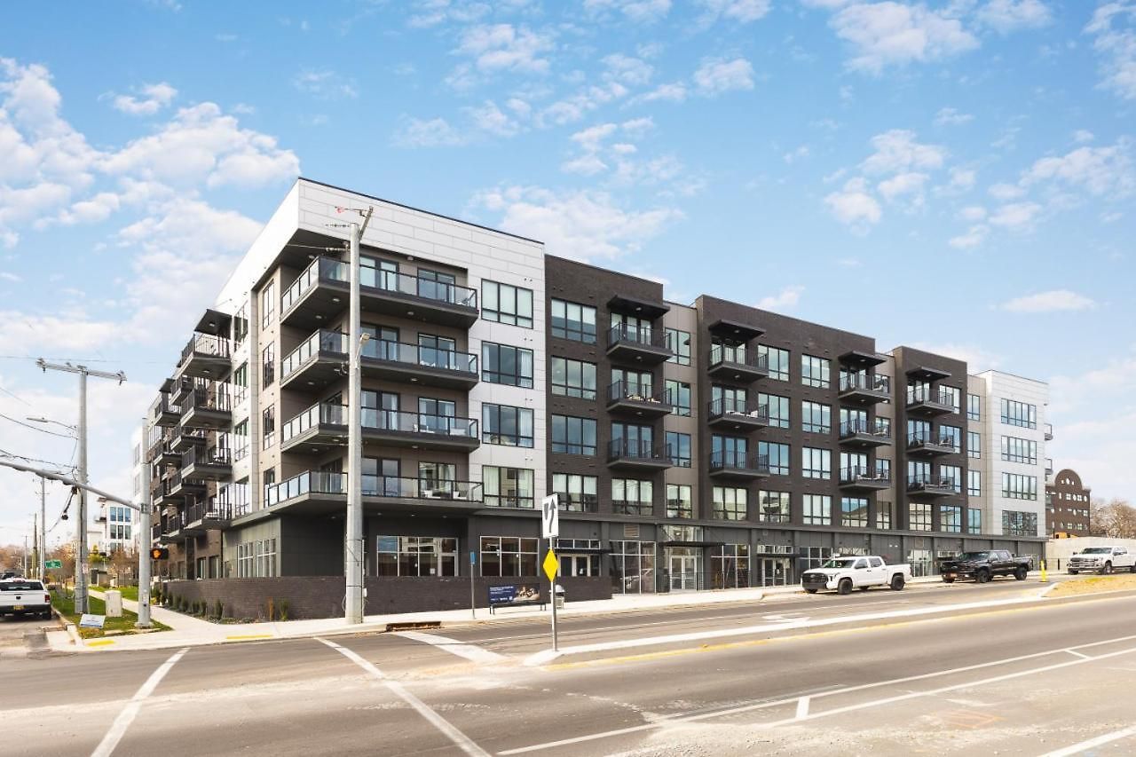 Luxury With Huge Patio, Near Vanderbilt & Downtown Apartment