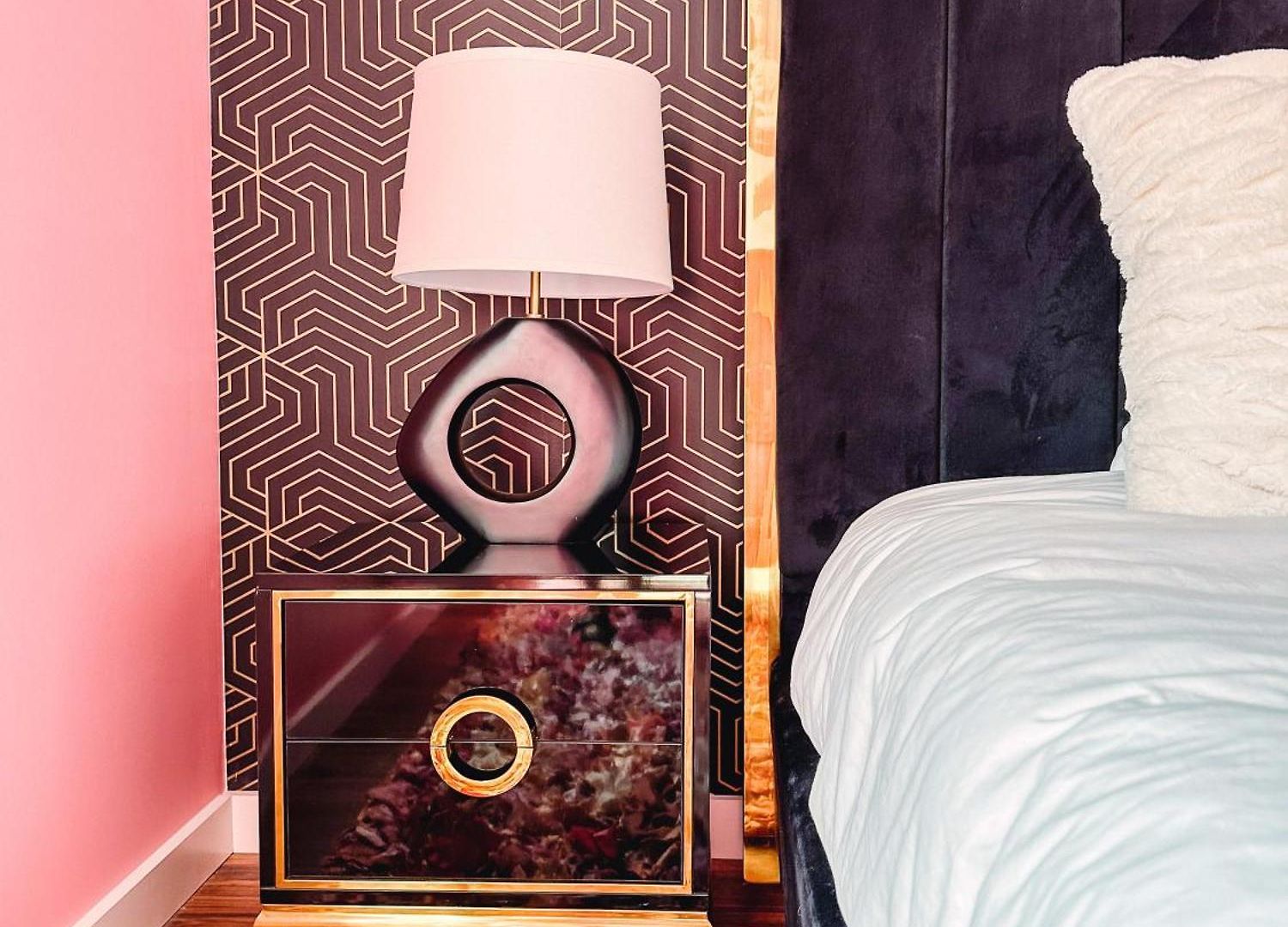 Dolly's Glam Getaway - Glittering Gem Near Broadway *