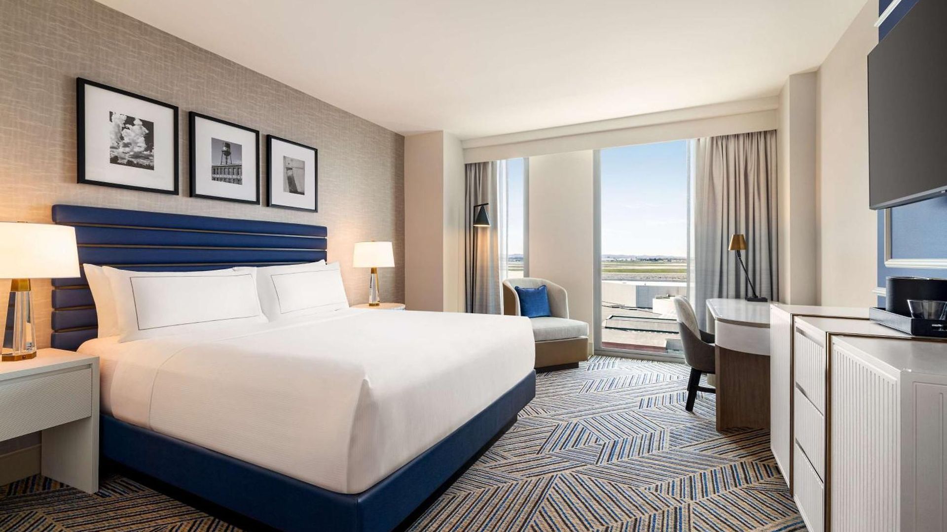 Hotel Hilton Bna Airport Terminal