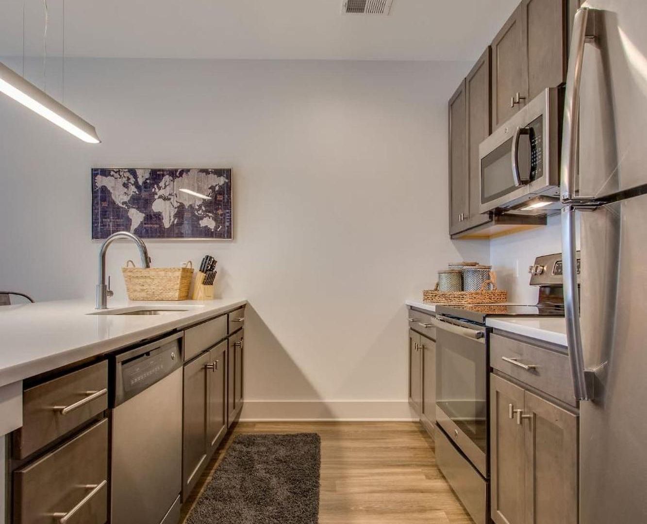 Apartment New East Nash - King Bed Short Drive To Dwntwn