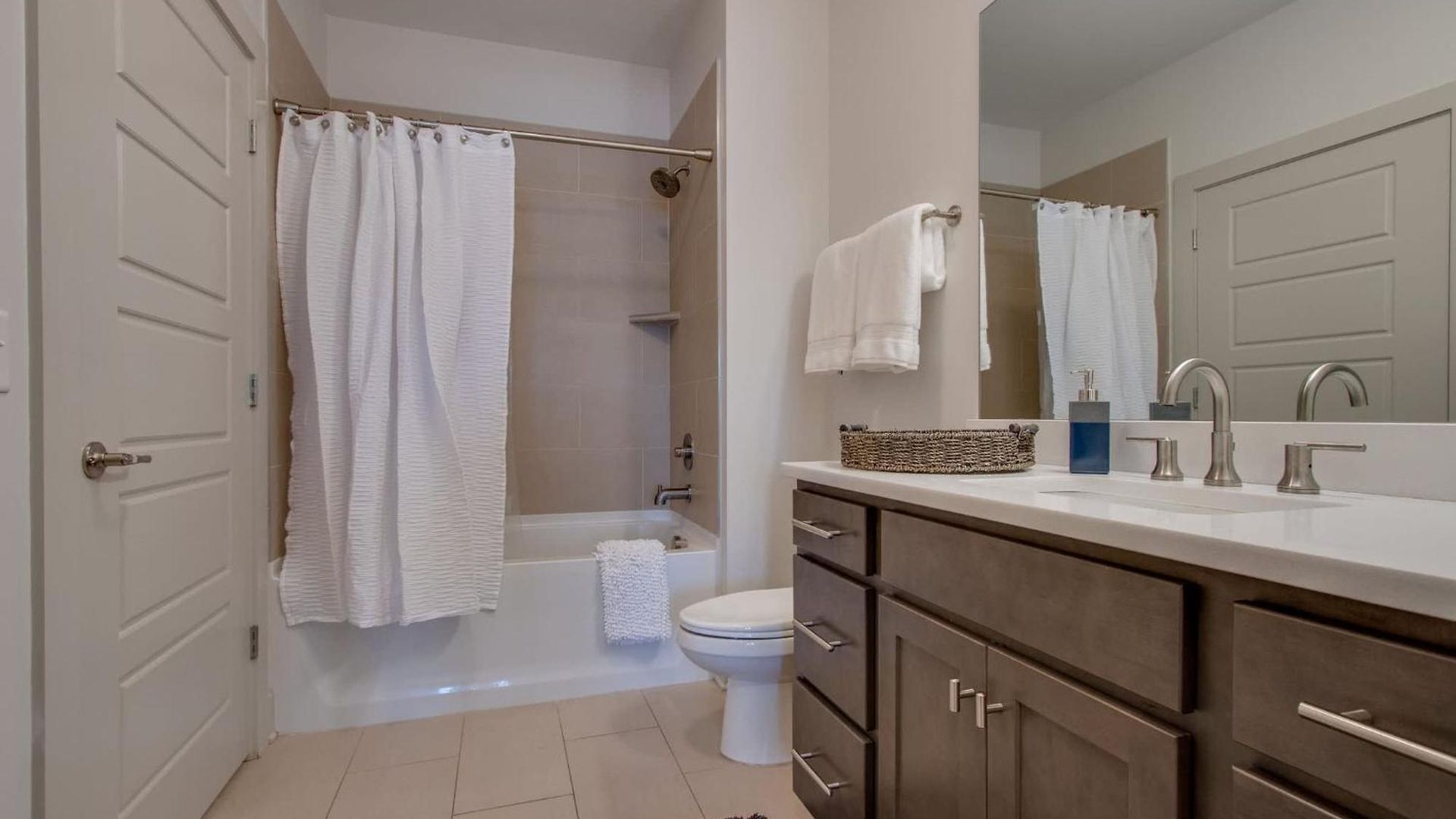 Apartment New East Nash - King Bed Short Drive To Dwntwn Nashville