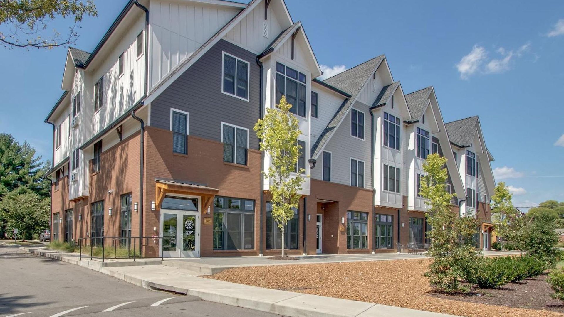 New East Nash - King Bed Short Drive To Dwntwn Nashville