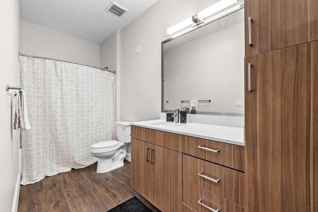 The Hollywood The Gulch Apartment