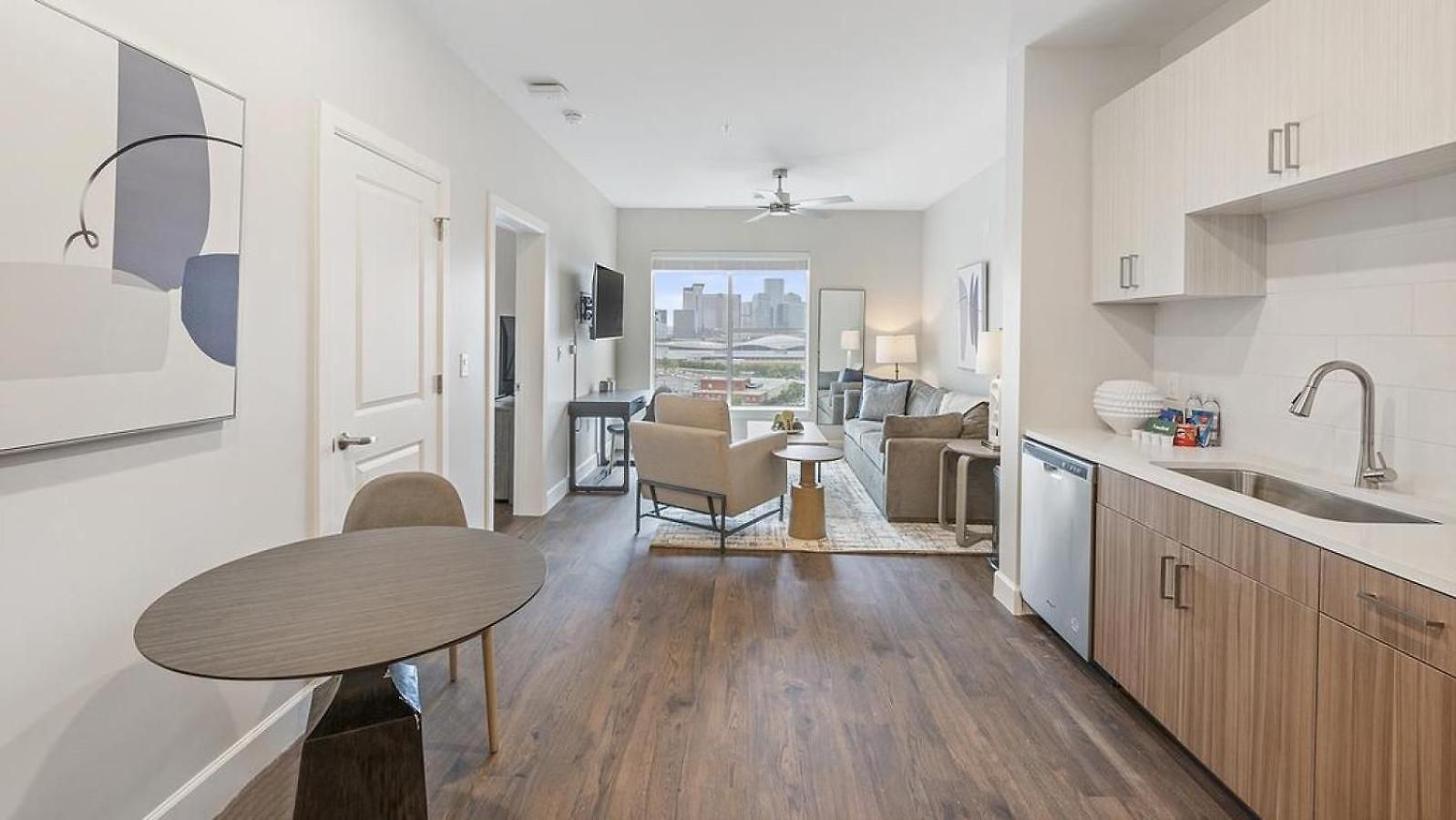 Landing Modern With Amazing Amenities