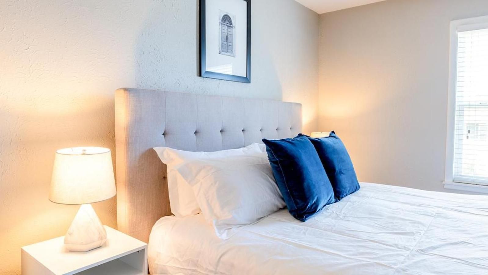 Landing Modern With Amazing Amenities Apartment Nashville