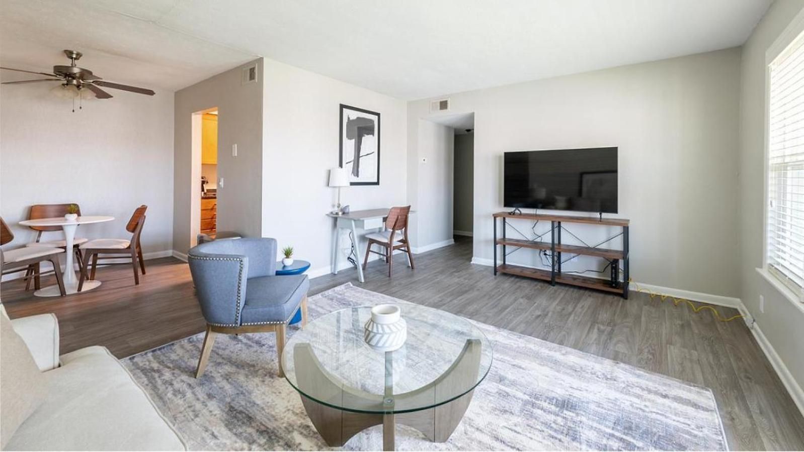 Landing Modern With Amazing Amenities *