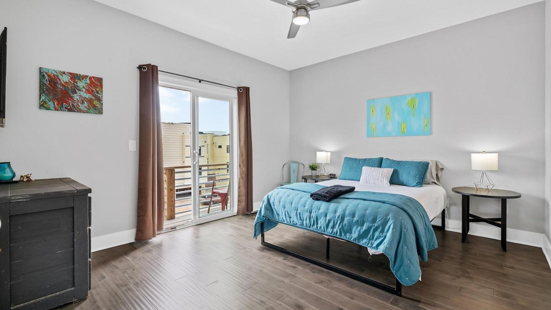 Rhythm & View - Large 4-bedroom Townhome With Private Garage & Dual Balconies Apartment *