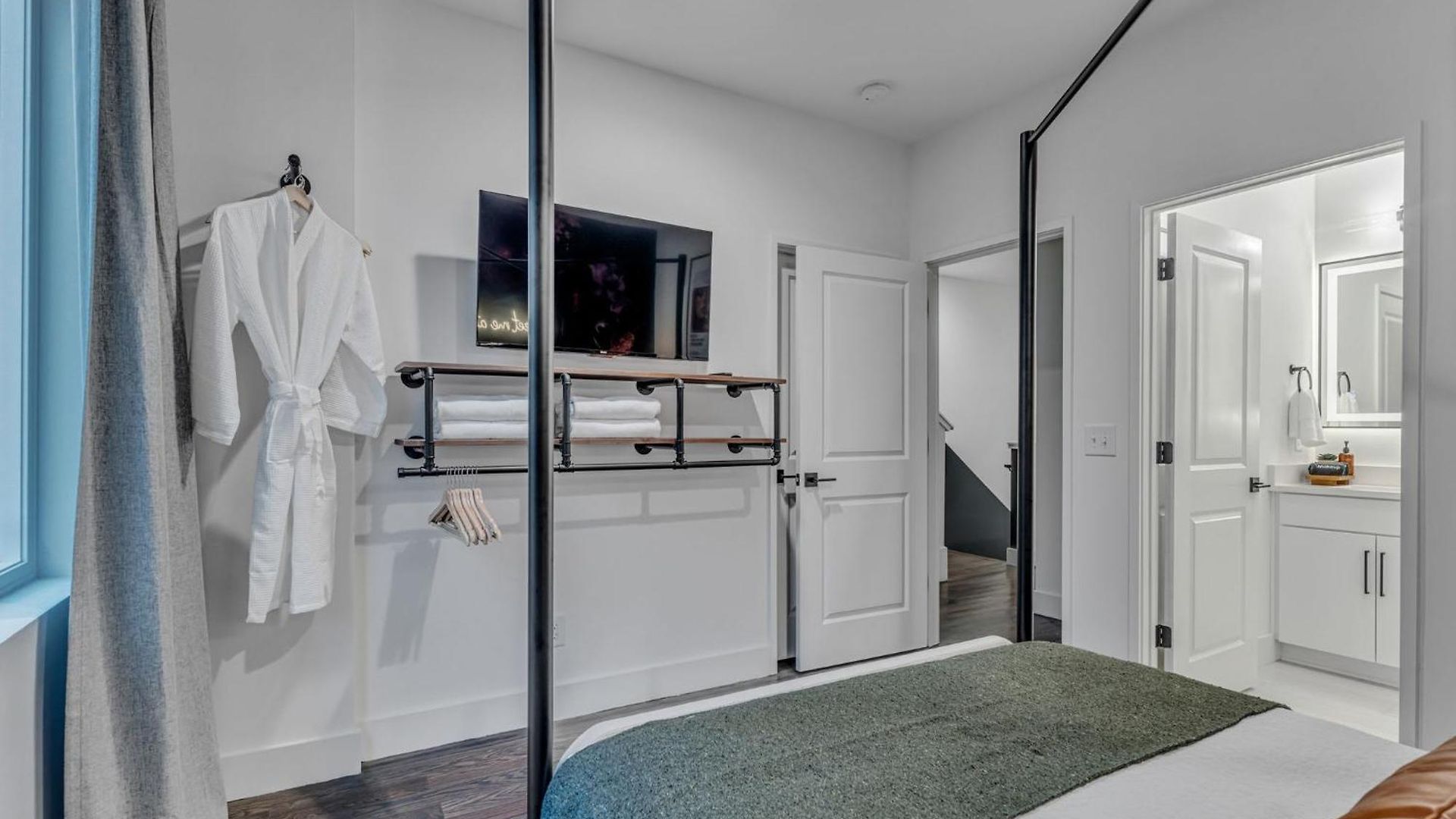 Rooftop Hot Tub & Game - 3 Miles To Downtown Holiday home Nashville