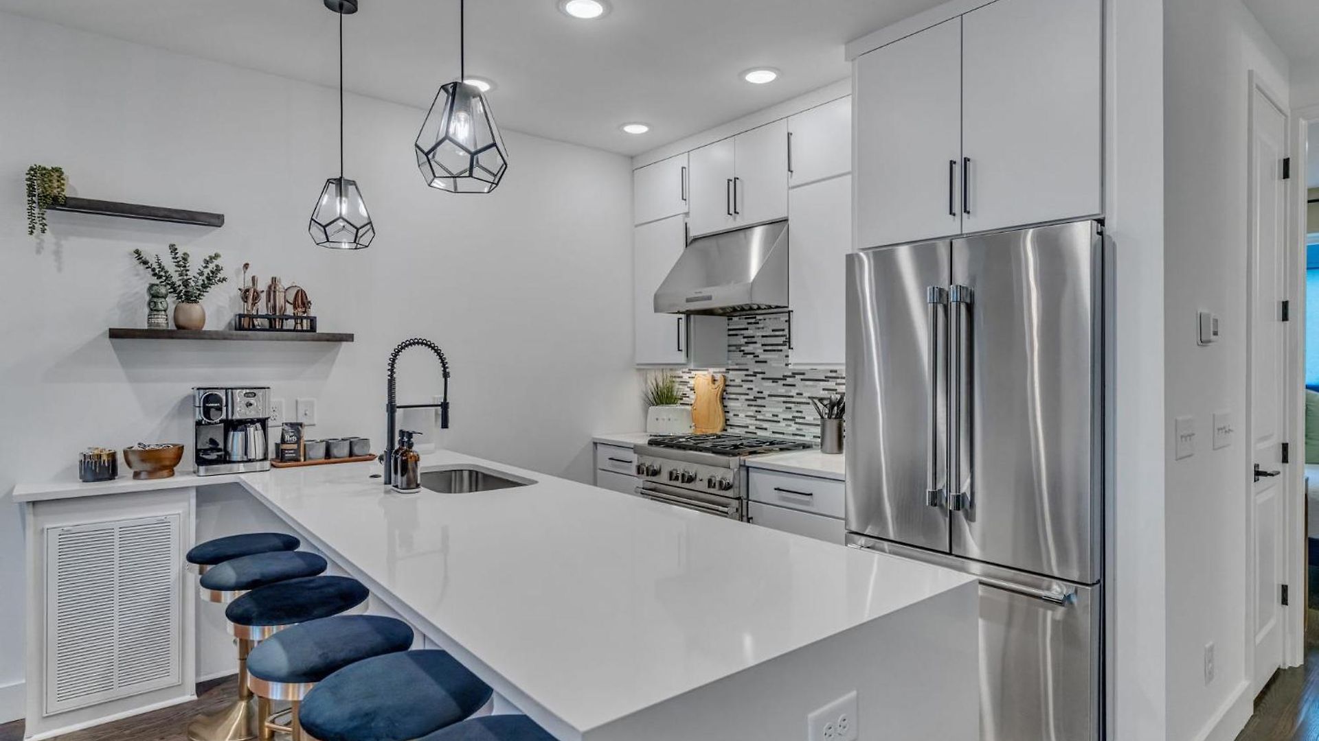Holiday home Rooftop Hot Tub & Game - 3 Miles To Downtown