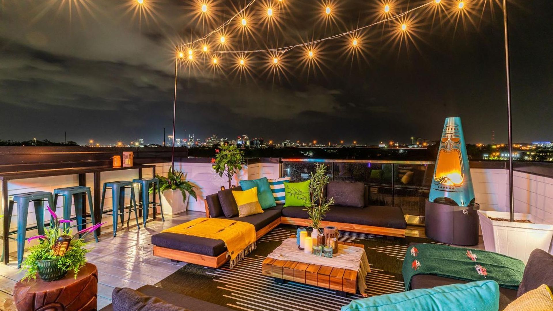 Rooftop Hot Tub & Game - 3 Miles To Downtown *