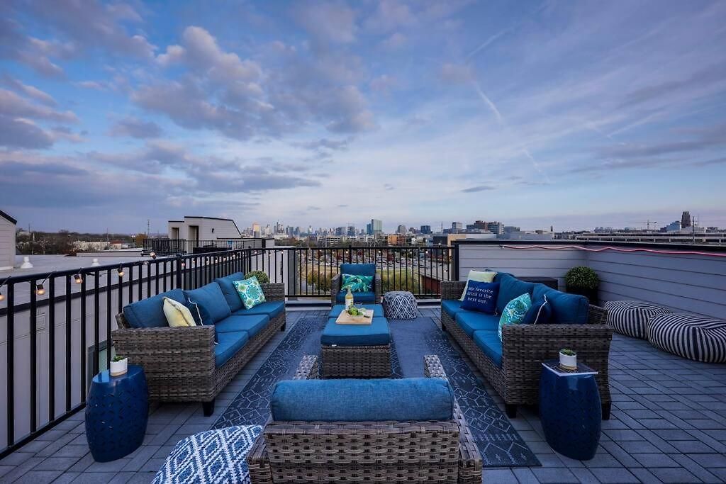 New And Luxurious By Downtown With Rooftop Deck! *
