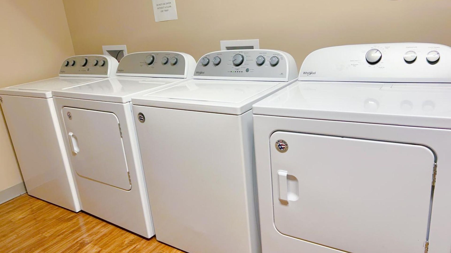 Cozy & 2br With Optional Parking Near Vanderbilt, Gulch & Honky Tonk Highway Apartment *
