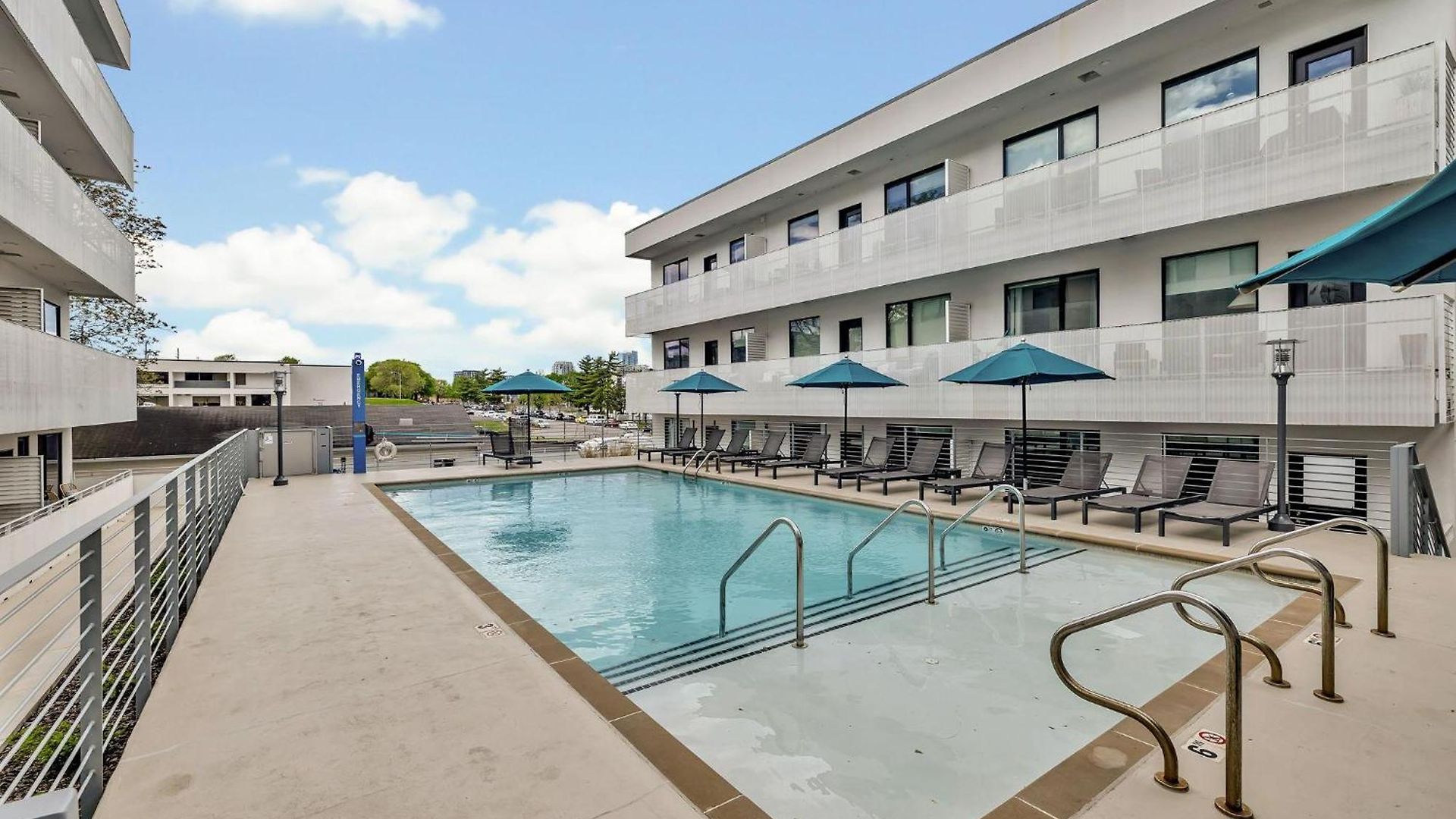 Holiday home - 920 South St Unit 210 *
