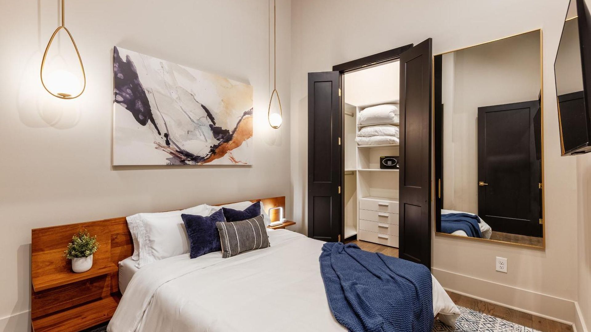 Union Street Lofts 4*