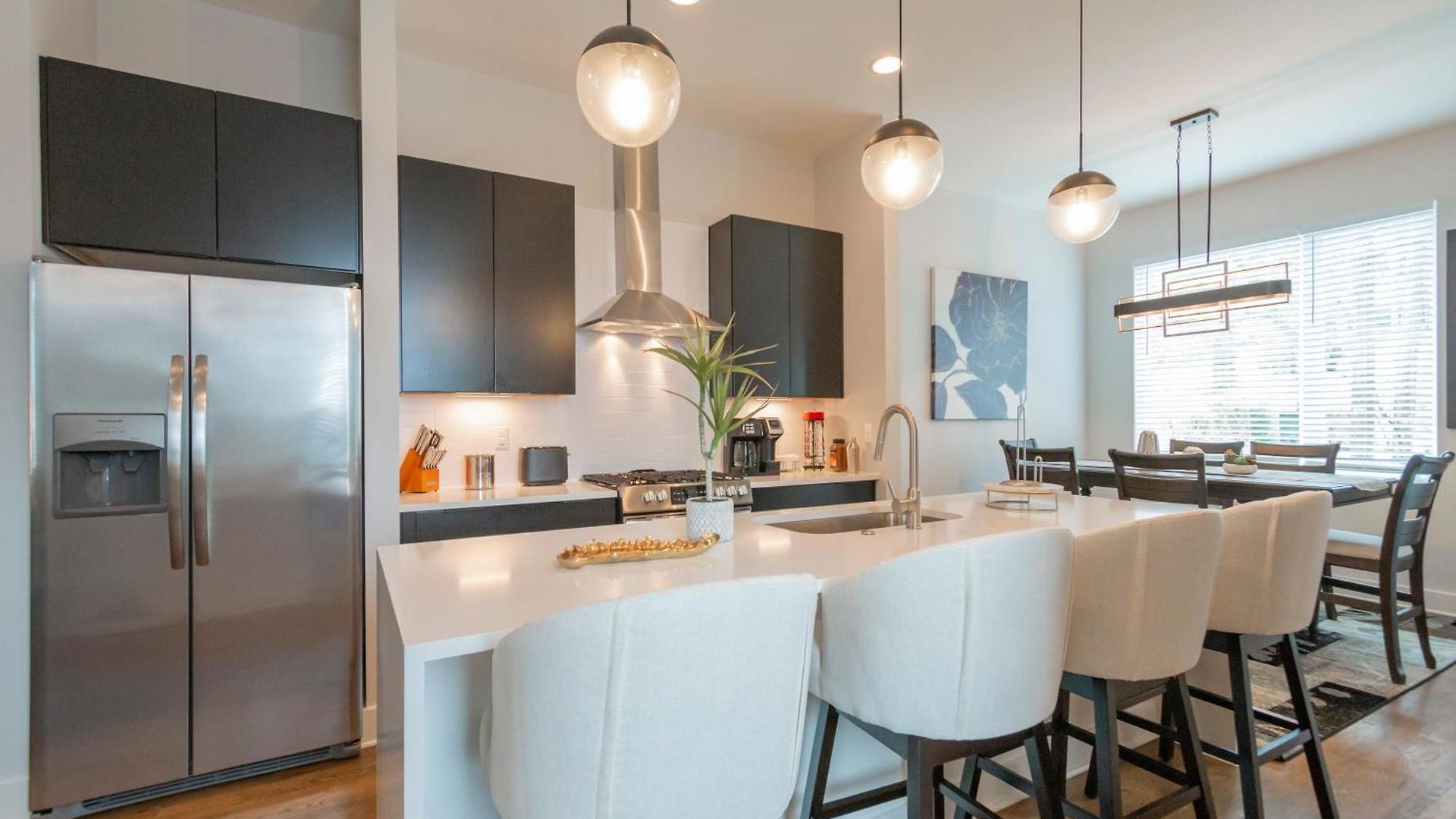 Luxury Townhome Skyline Views Mins To Dt * Nashville