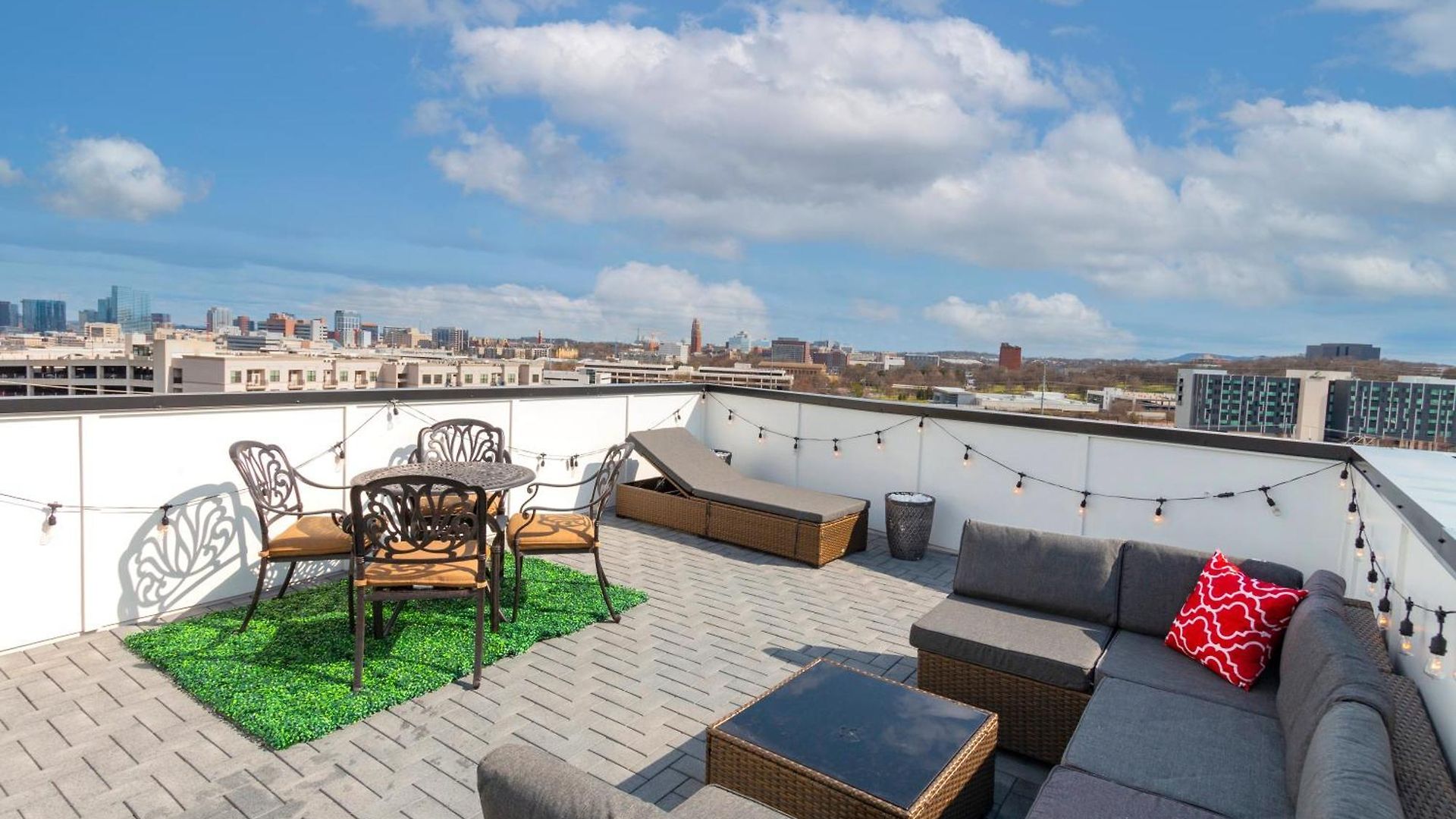 Holiday home Luxury Townhome Skyline Views Mins To Dt Nashville