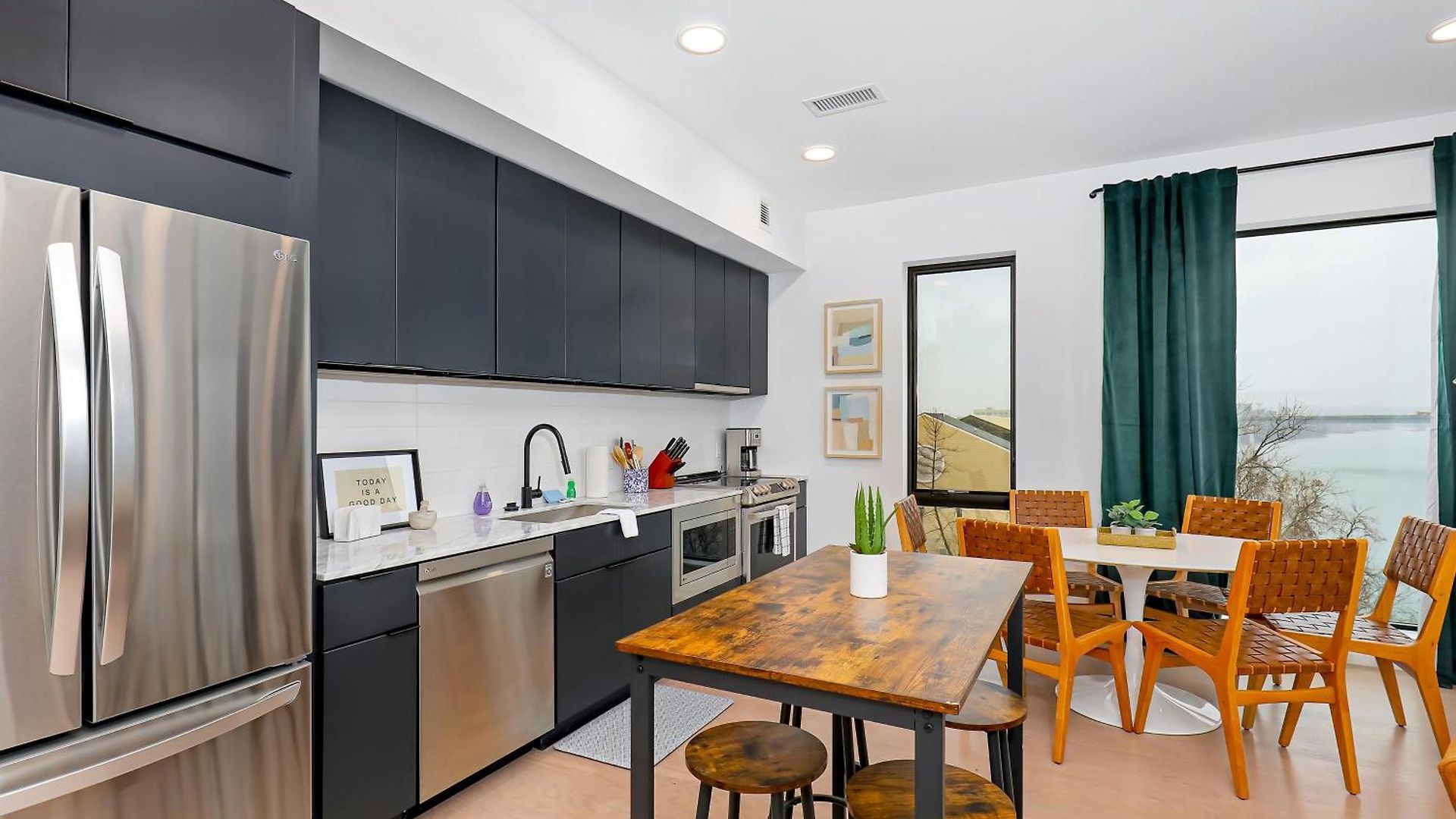 Apartment Eve *