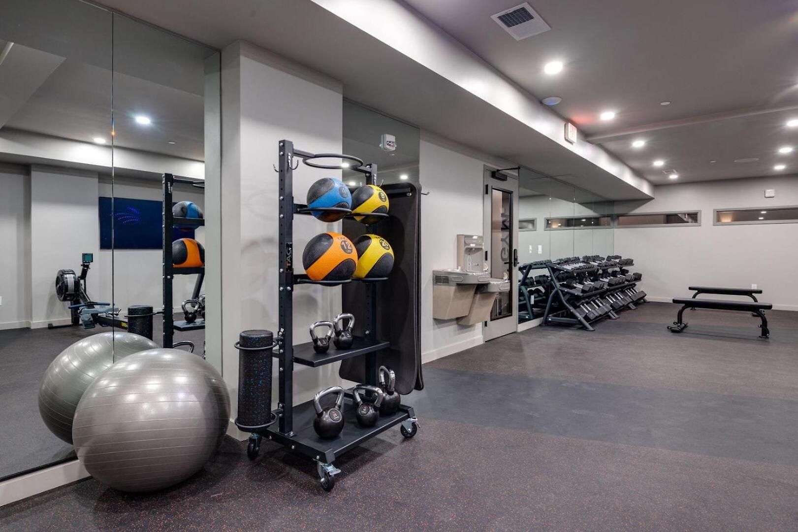 - 635 7th Ave S Unit 610