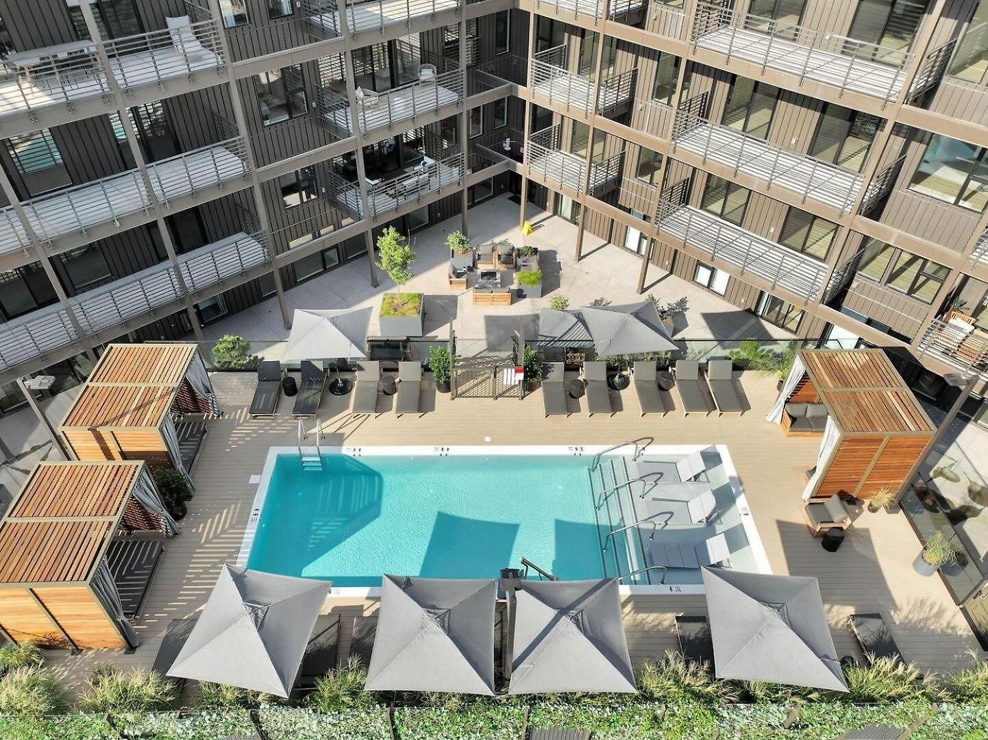 Holiday home - 635 7th Ave S Unit 610 *