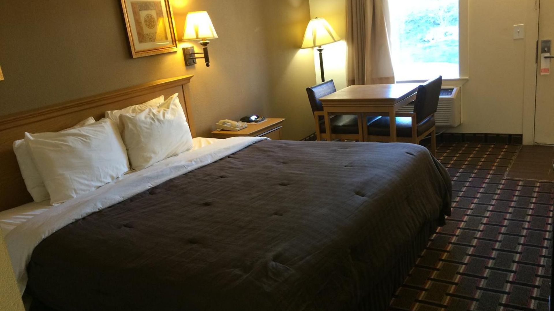 Americas Value Near Downtown Motel 2*