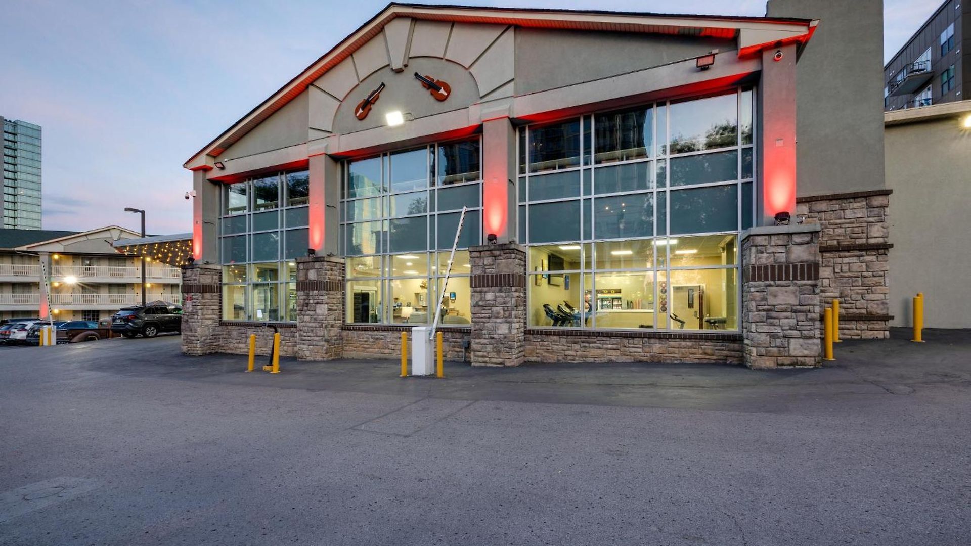 Inn Comfort Downtown - Music Center 4*