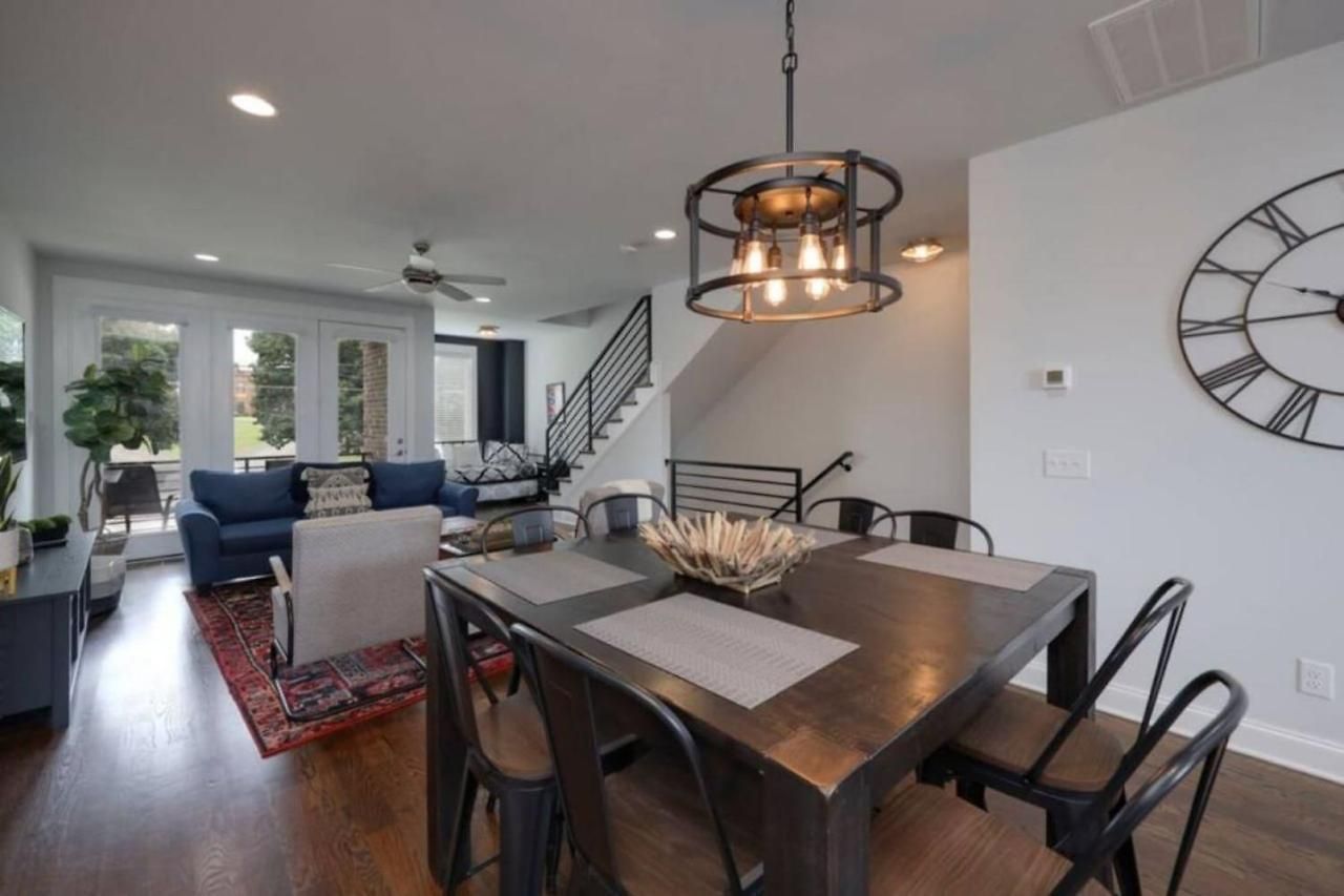Holiday home Weho Home, Geodis Park, Private Movie Theater! 10min To Broadway! Sleeps 10! Nashville