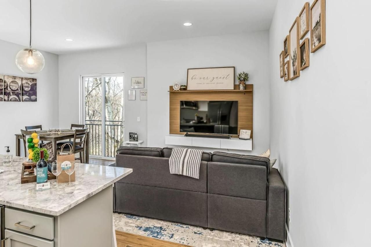 East Townhome 5min To Grand Ole Opry! Rooftop Deck, Grill, Tv And Golf Nashville