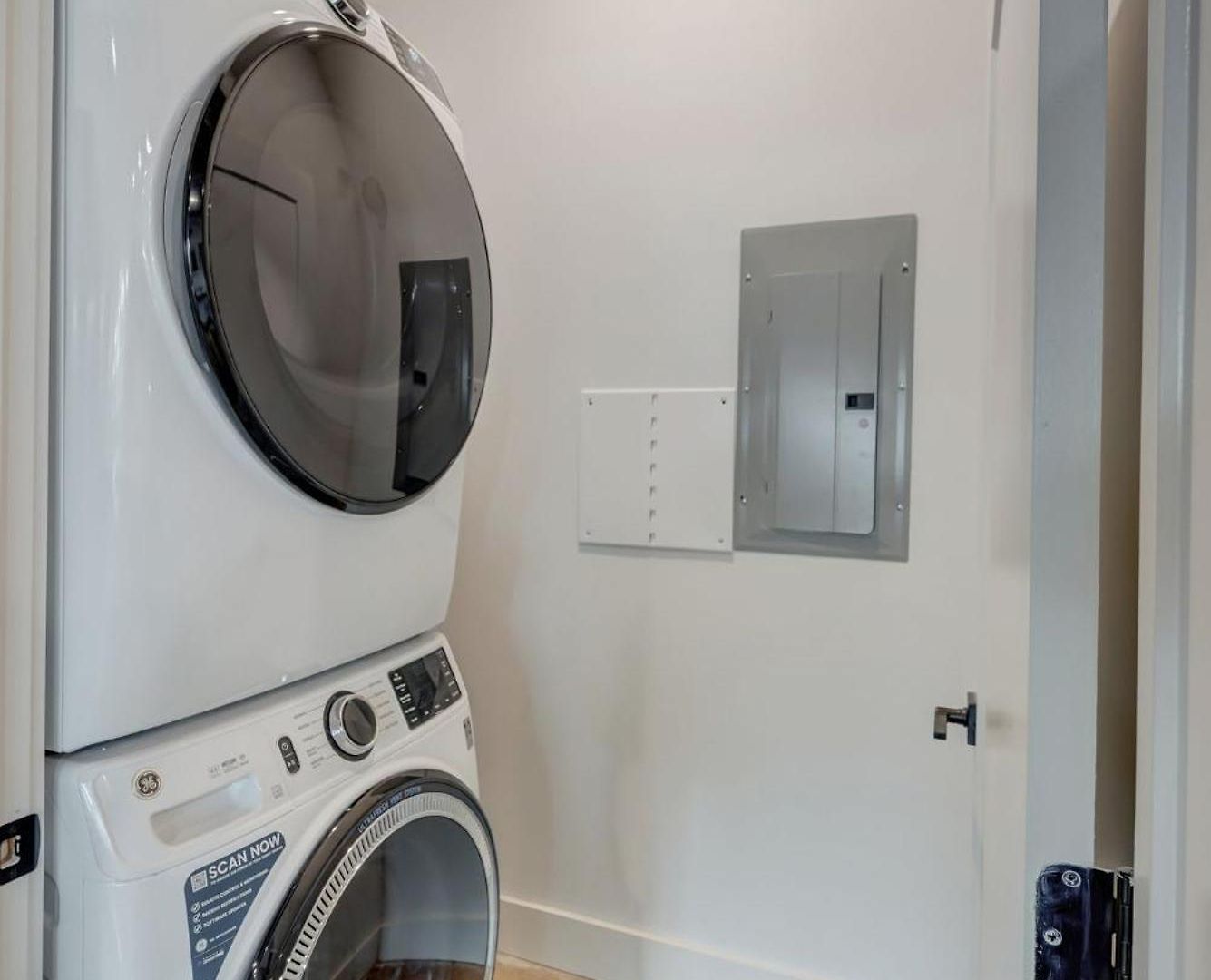 New With 2 Beds 7 Mins To Dt Apartment