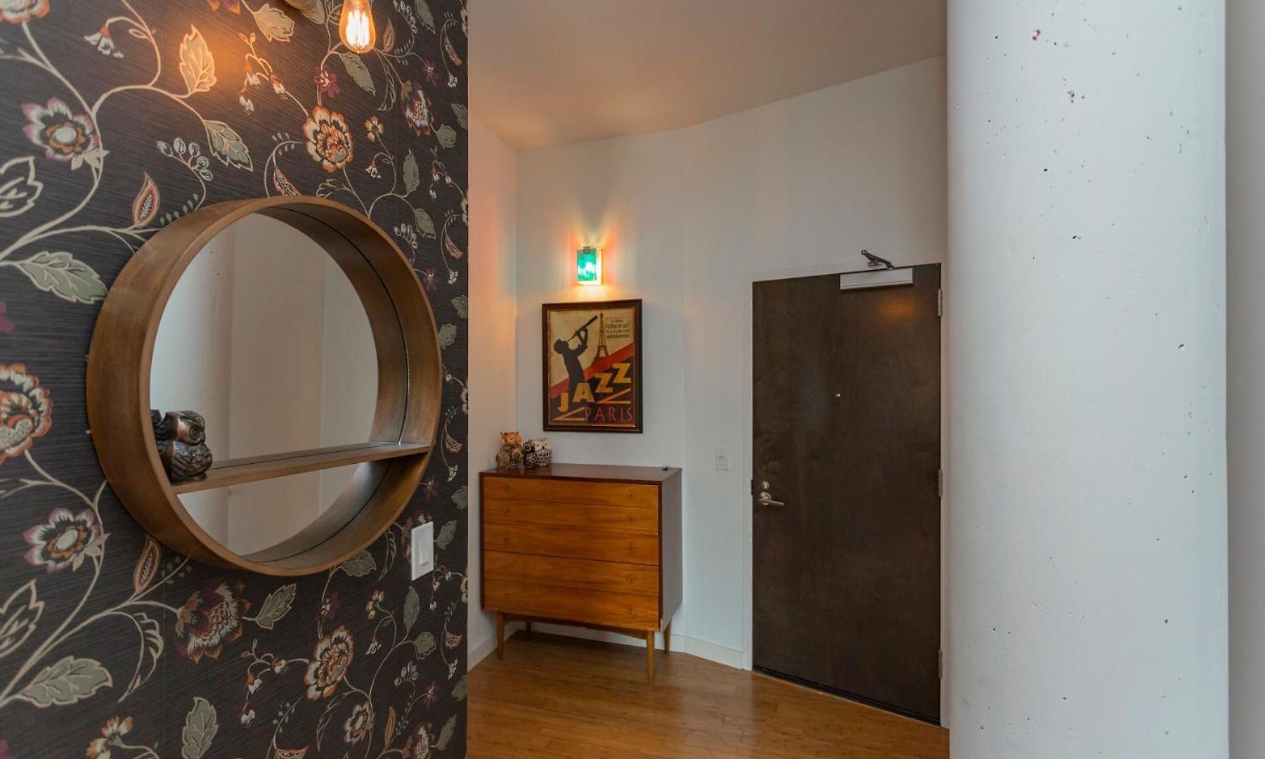 Artsy Extended Retreat Downtown *