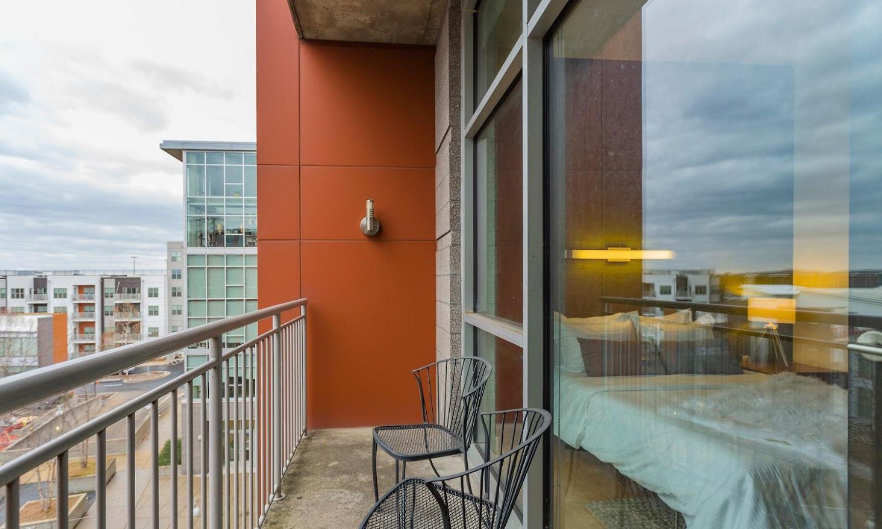 Artsy Extended Retreat Downtown Holiday home *