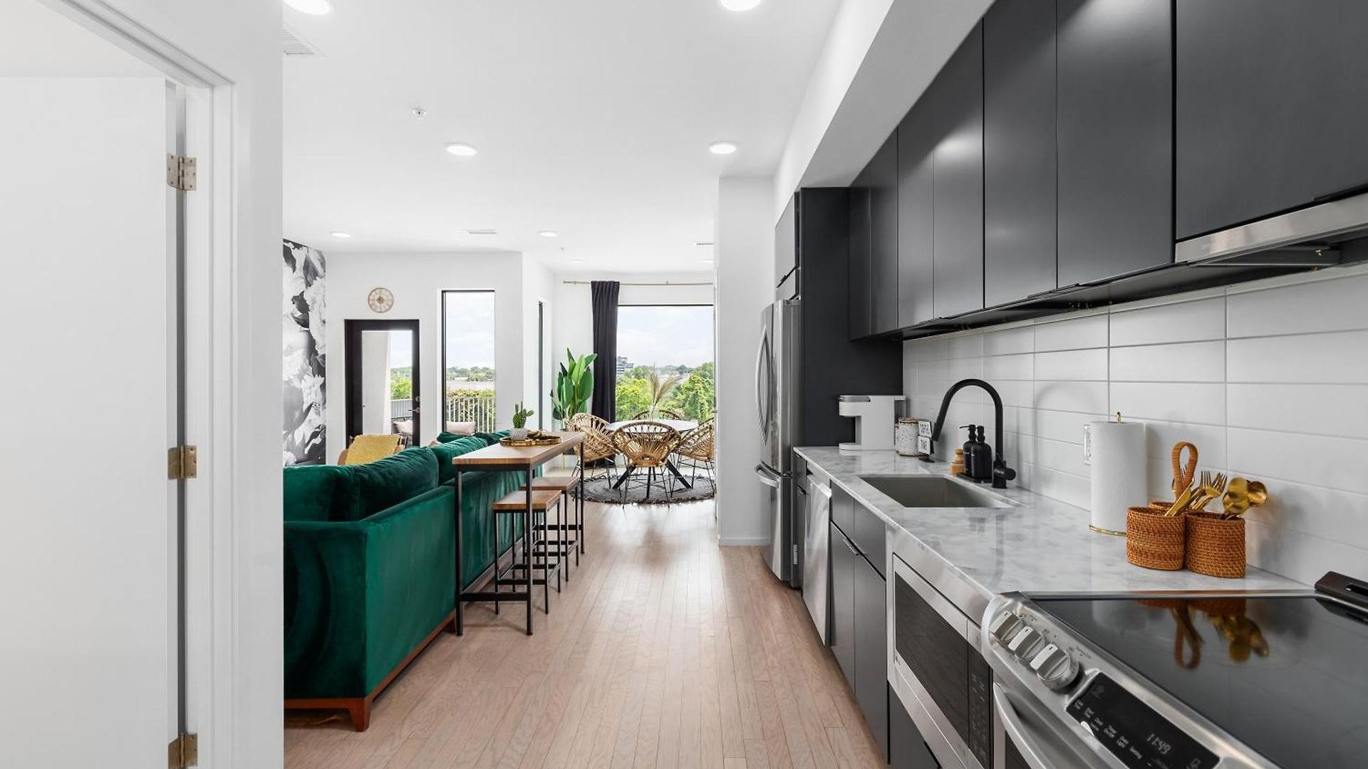 River View High-end With Private Patio And Free Parking Holiday home