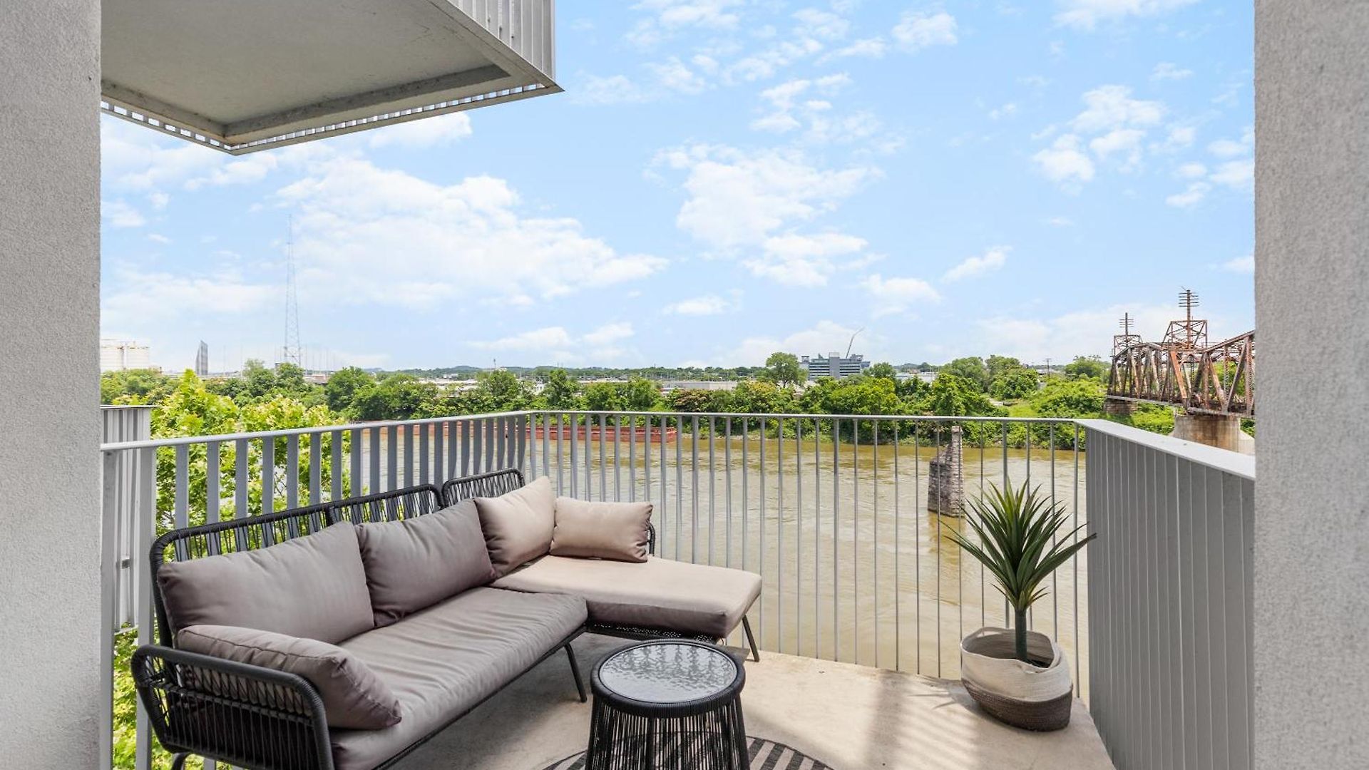 River View High-end With Private Patio And Free Parking * Nashville