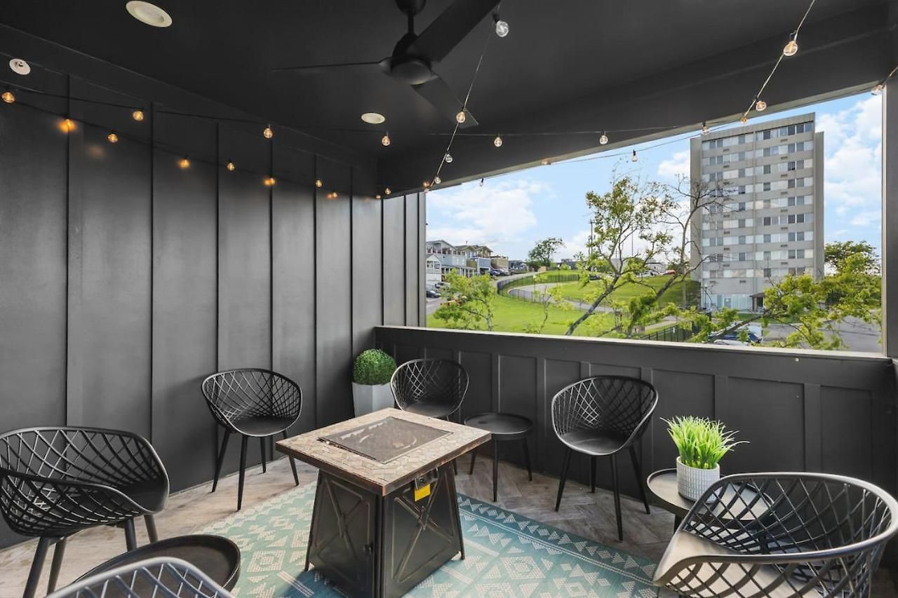 Walk To Belmont, 12 South With Private Patio And Garage Nashville