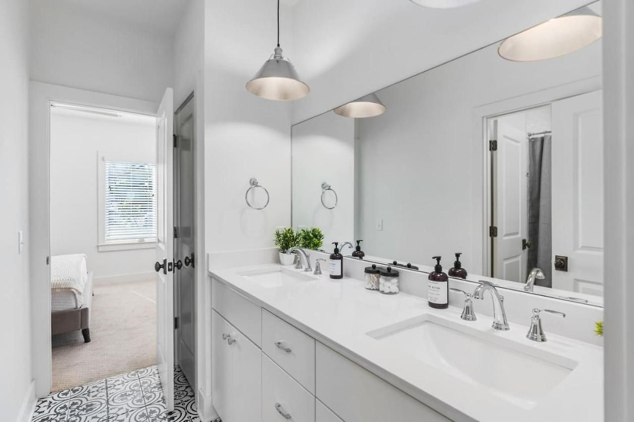 Holiday home Walk To Belmont, 12 South With Private Patio And Garage Nashville