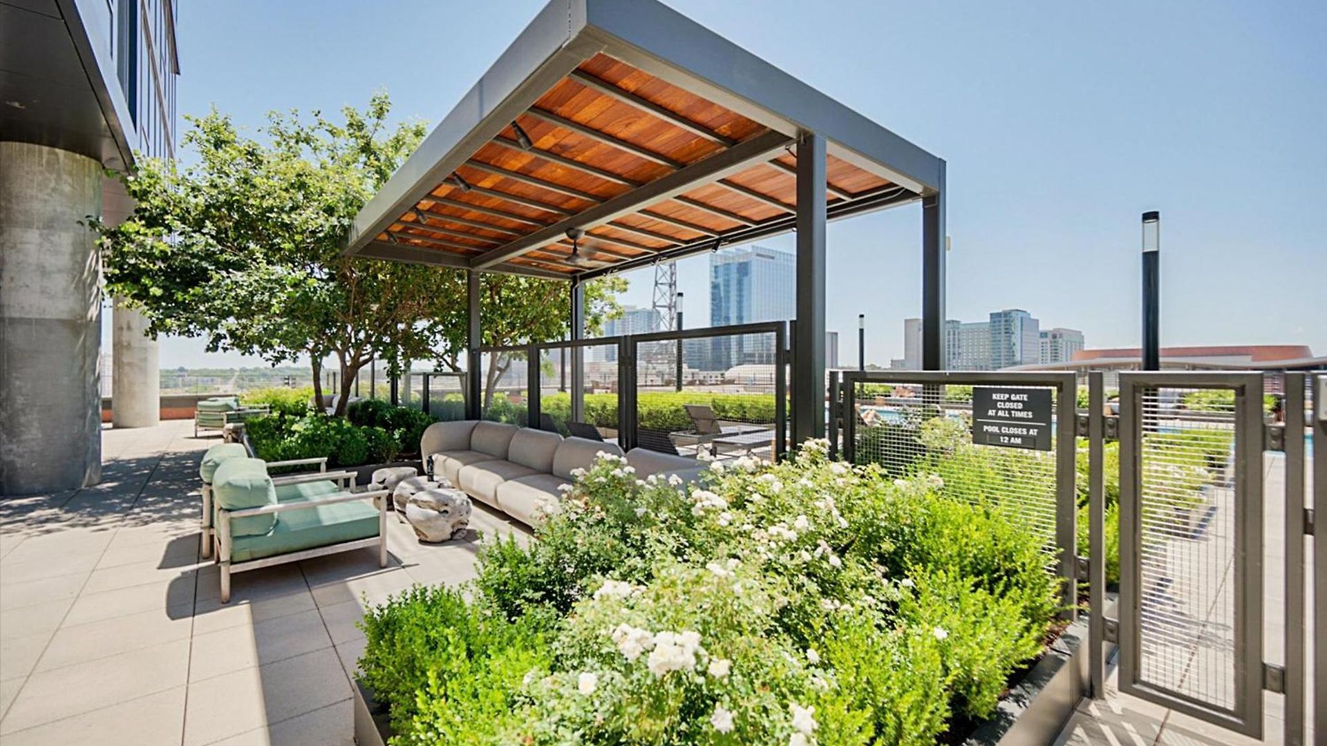 Global Luxury Downtown Apartment *