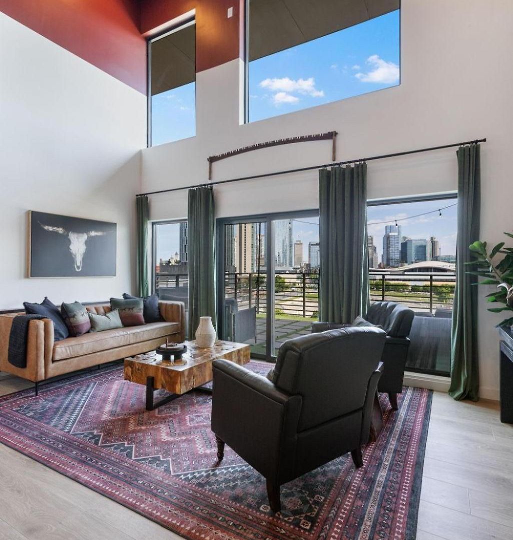 - 635 7th Ave S Unit 608