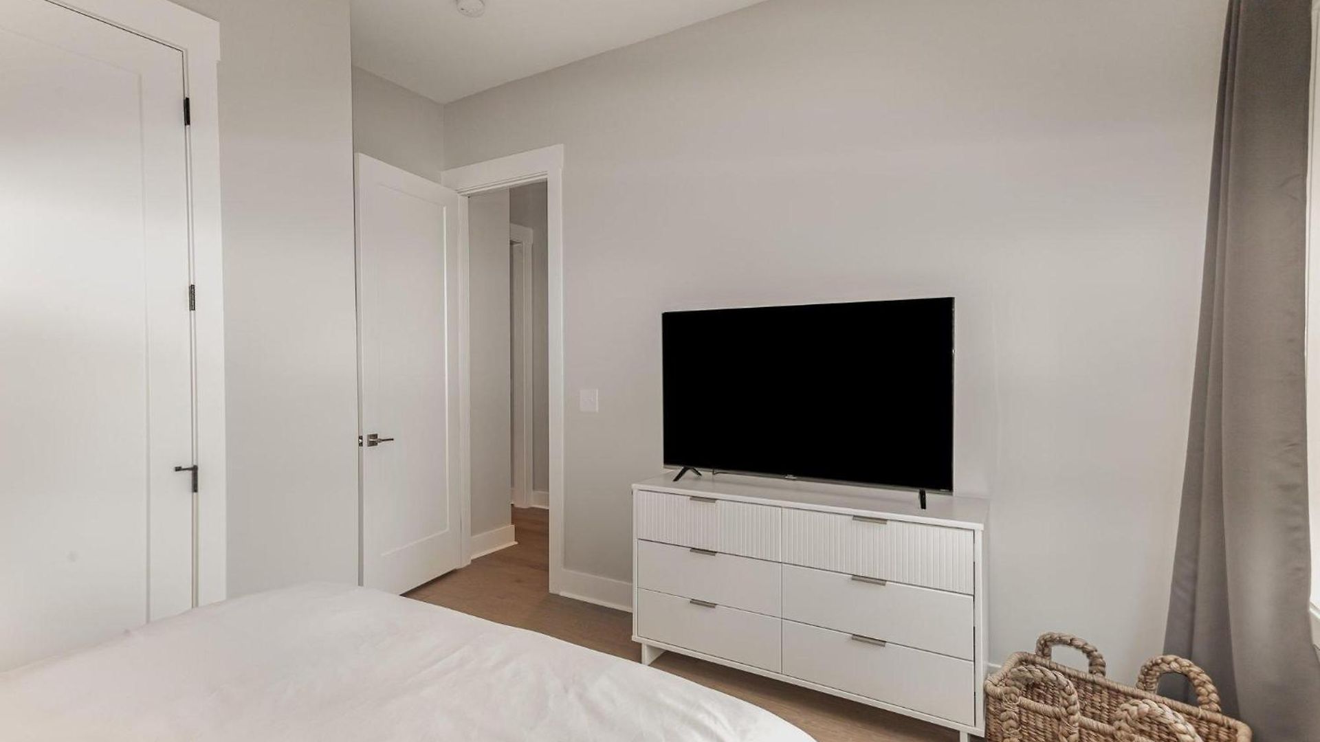 Gns Essentials - - 223 Oceola Ave #13 *