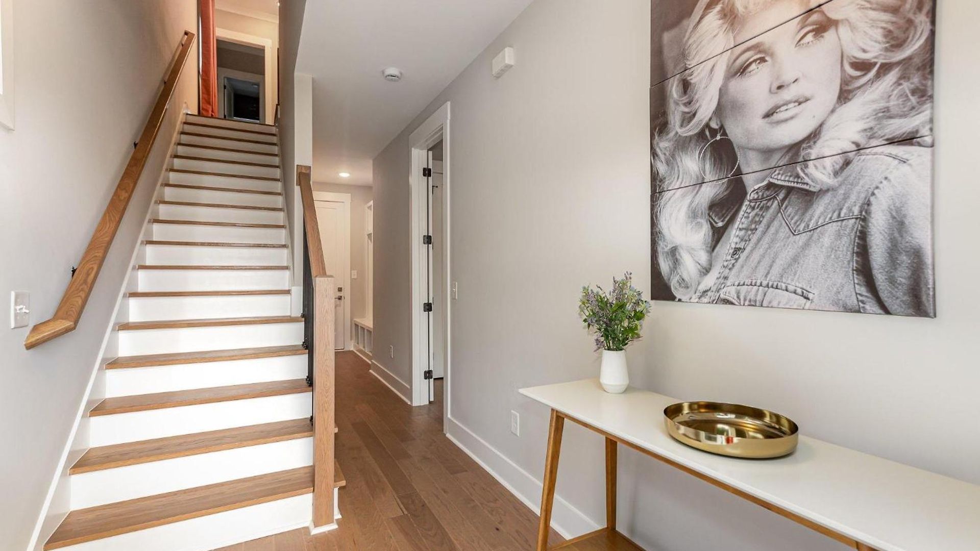 Gns Essentials - - 223 Oceola Ave #13