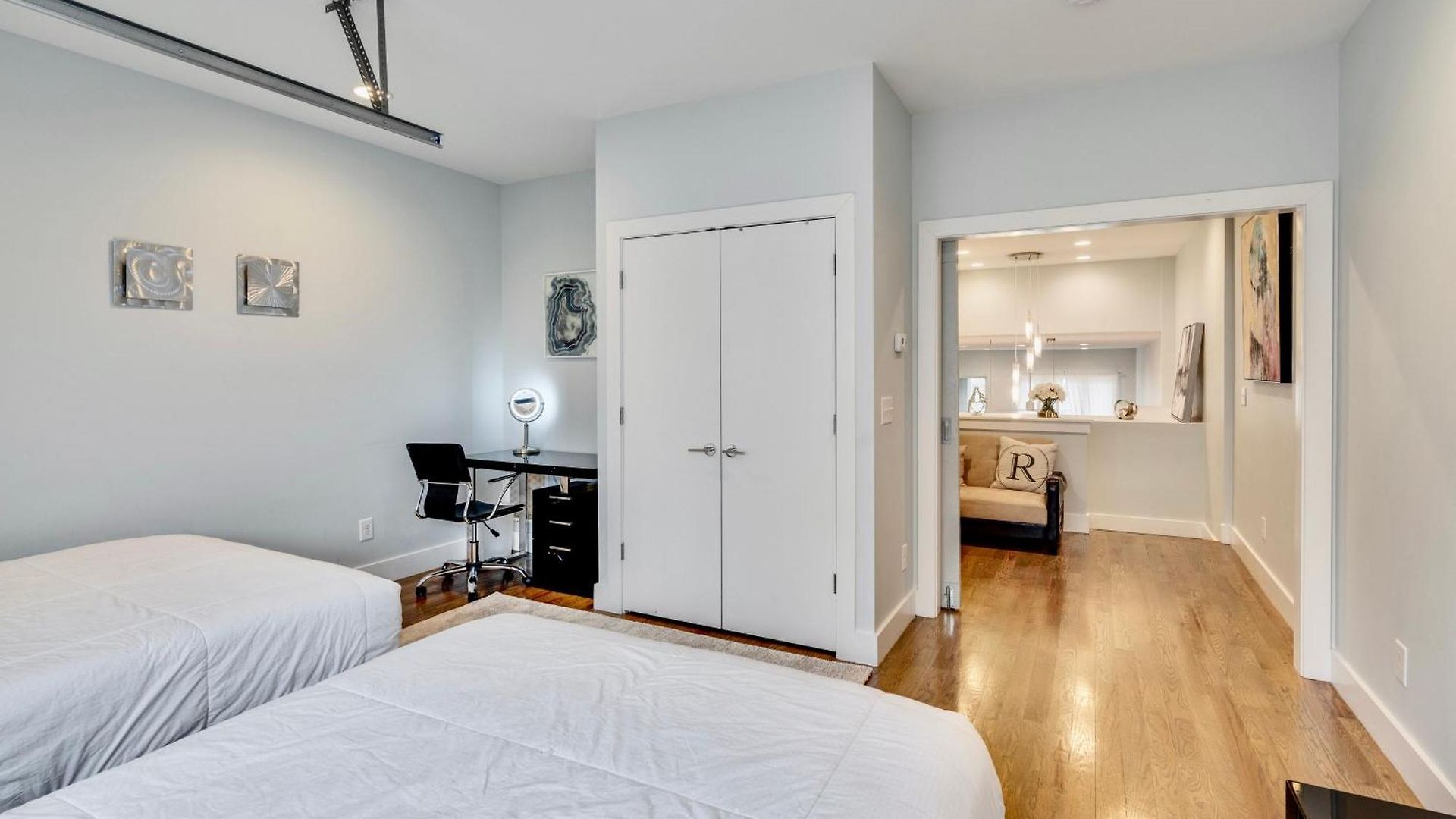 Holiday home Modern - Mins To Broadway *