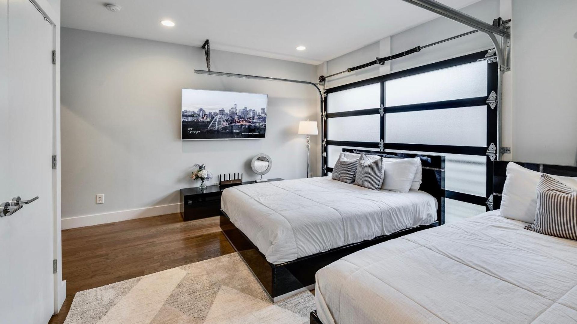 Modern - Mins To Broadway Holiday home Nashville