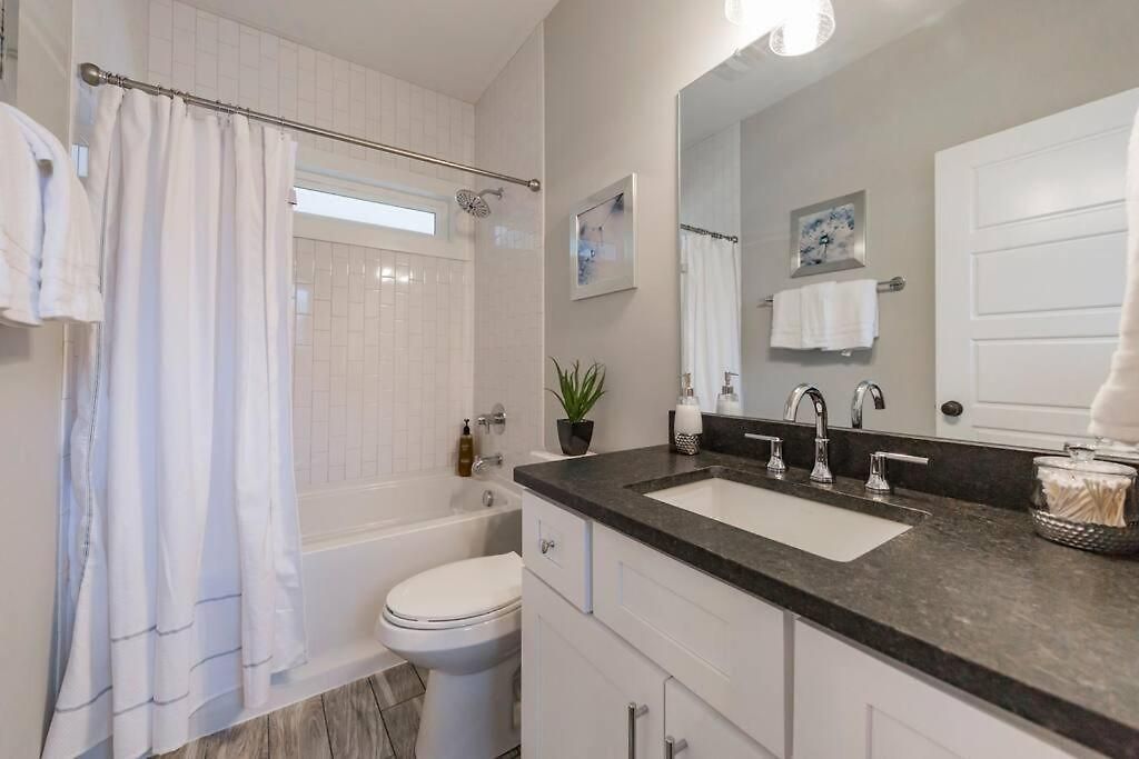 New Luxury Big House Near Gulch 4 King 4 Queen 2 Twin Holiday home